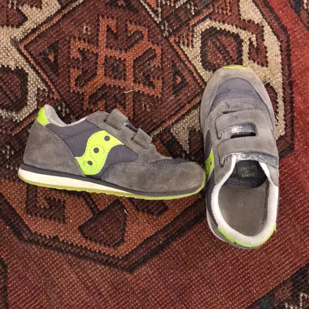 Saucony size 9 athletic shoes